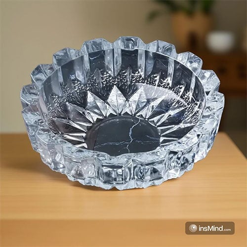 Ashtray Stylish and Elegant High-quality Round Glass Thick Perfect for Decorating Homes, Living Rooms, Offices, And Hotels. It Is a Unique Creative Decorative Accessory and Personalized Desktop Decoration Gift, The Best Choice For Gift Giving Ashtray Be hari shah 